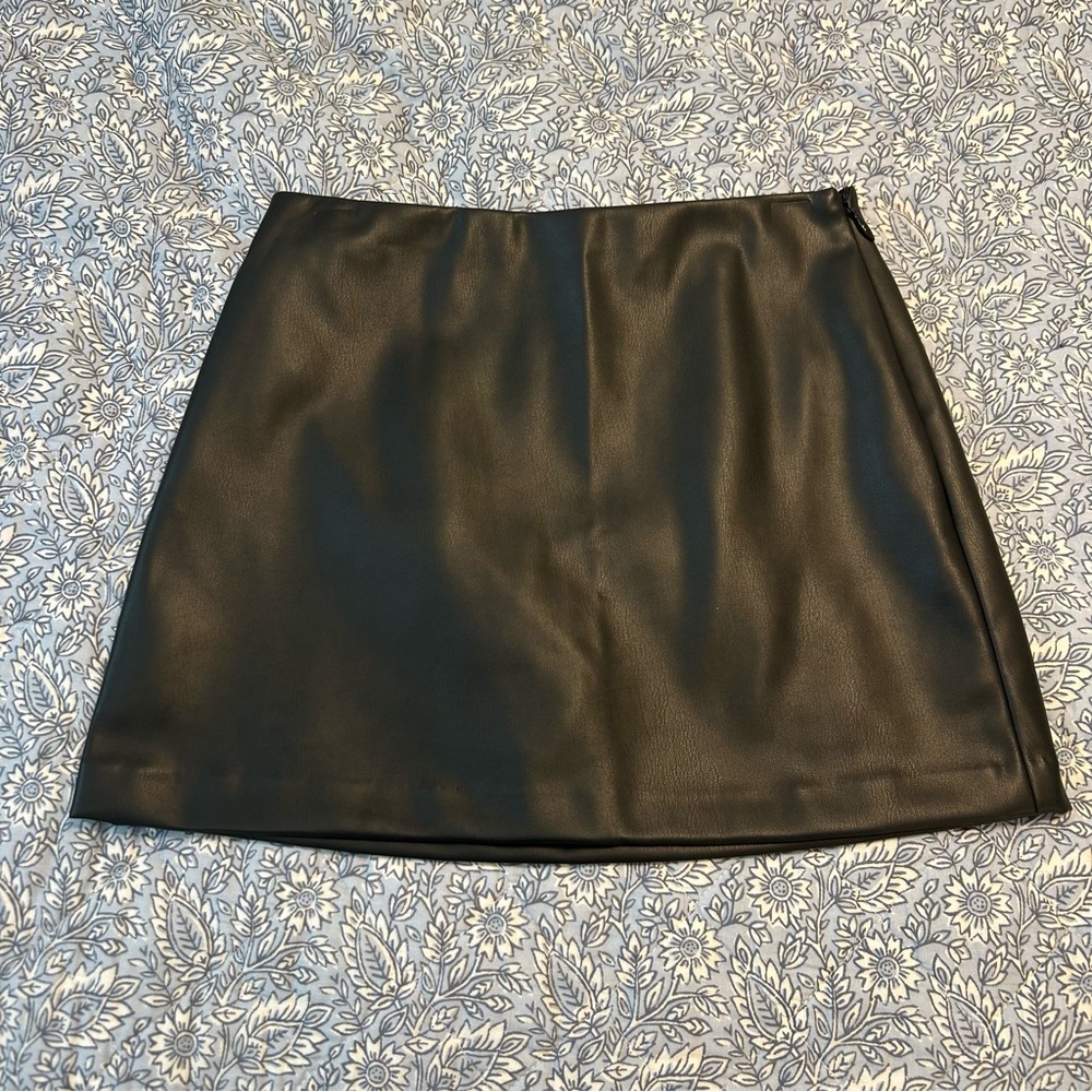 NWT Abercrombie & Fitch Scarlett Vegan Leather Mini Skort